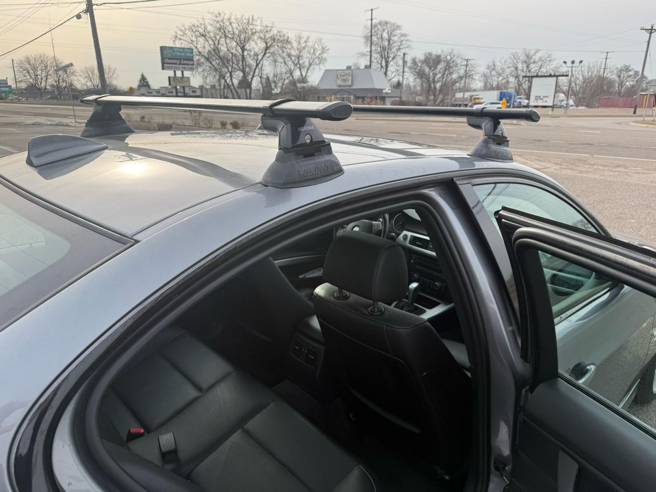 BMW 3-Series 335i xDrive SA 2011