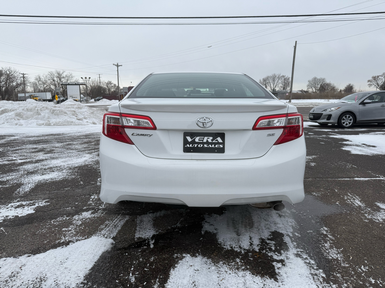 Toyota Camry 4dr Sdn I4 Auto SE (Natl) 2012