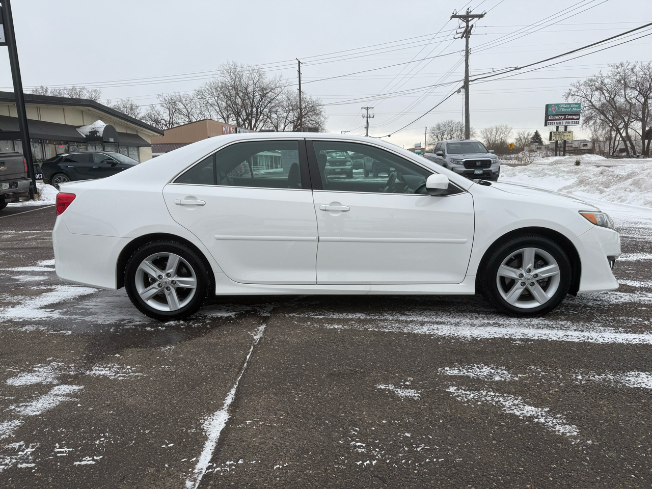 Toyota Camry 4dr Sdn I4 Auto SE (Natl) 2012
