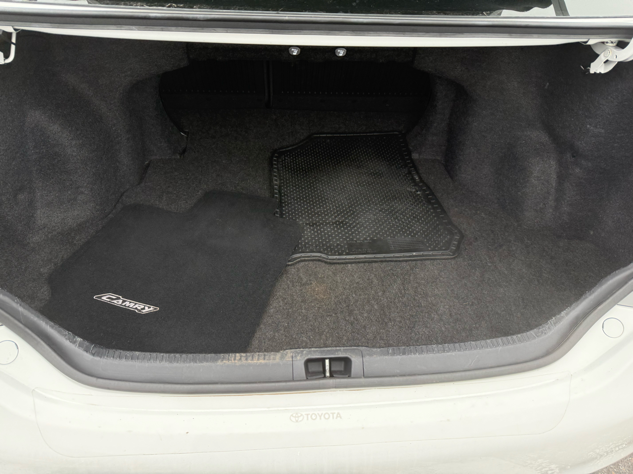 Toyota Camry 4dr Sdn I4 Auto SE (Natl) 2012