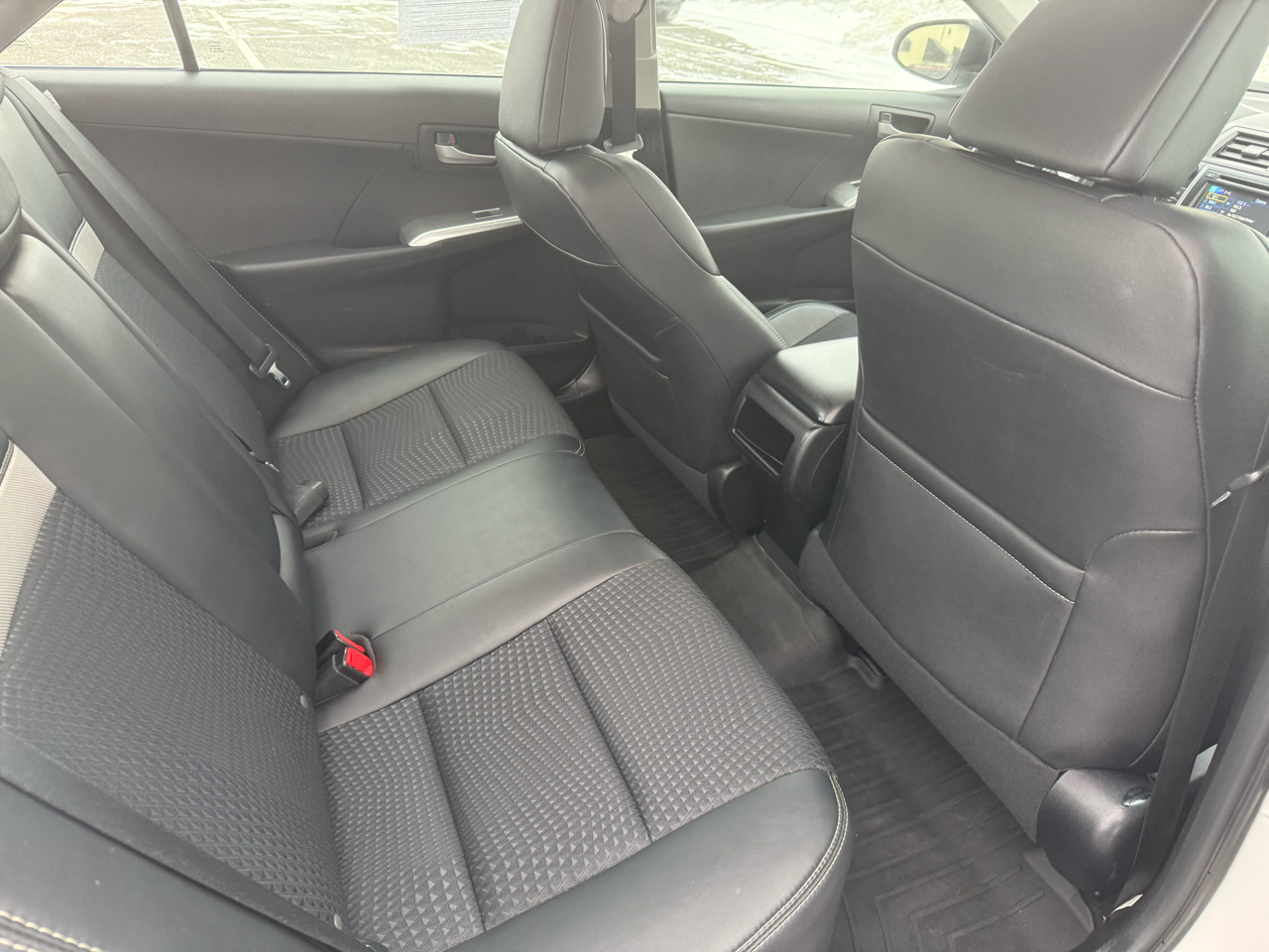 Toyota Camry 4dr Sdn I4 Auto SE (Natl) 2012