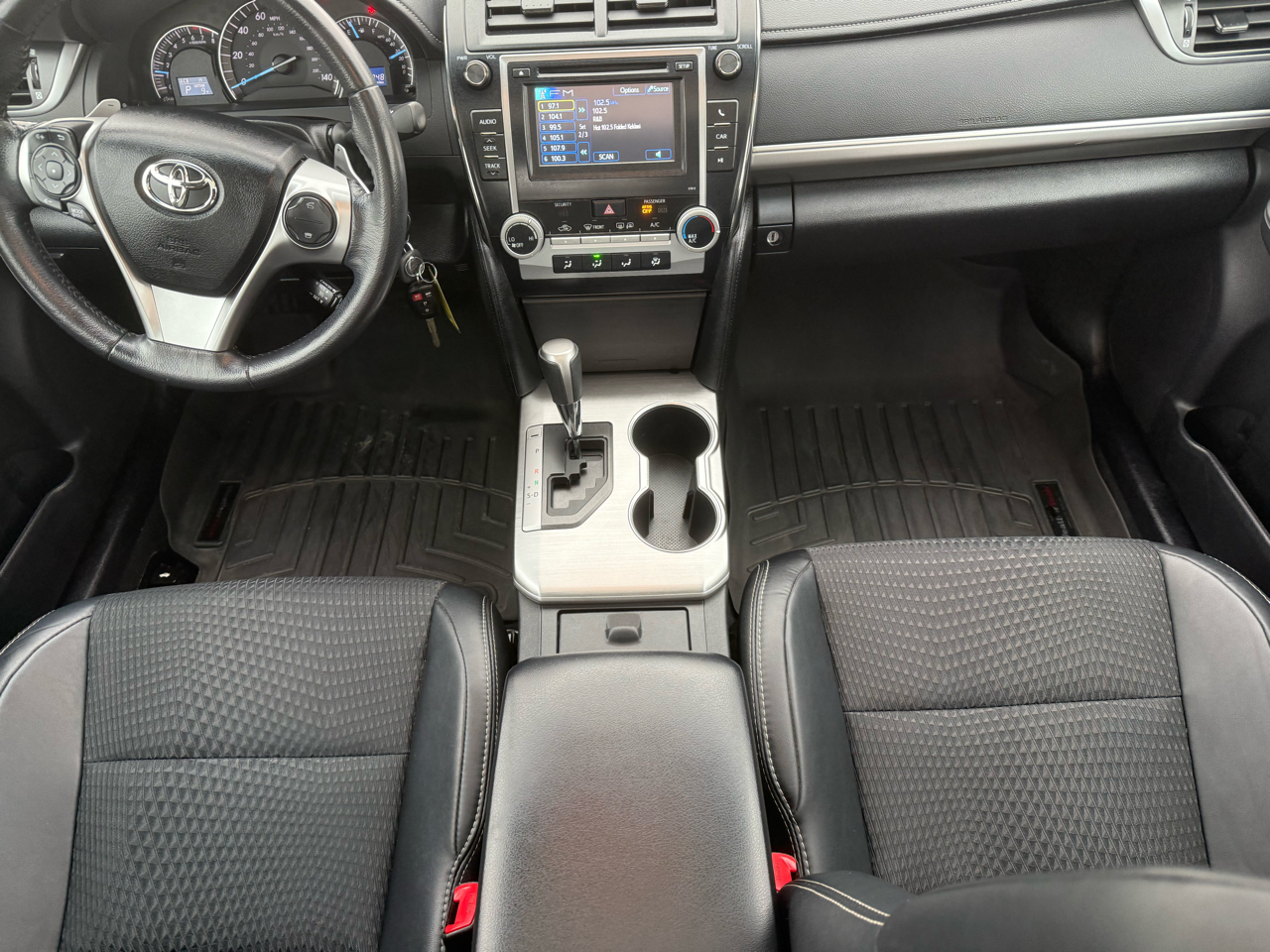 Toyota Camry 4dr Sdn I4 Auto SE (Natl) 2012