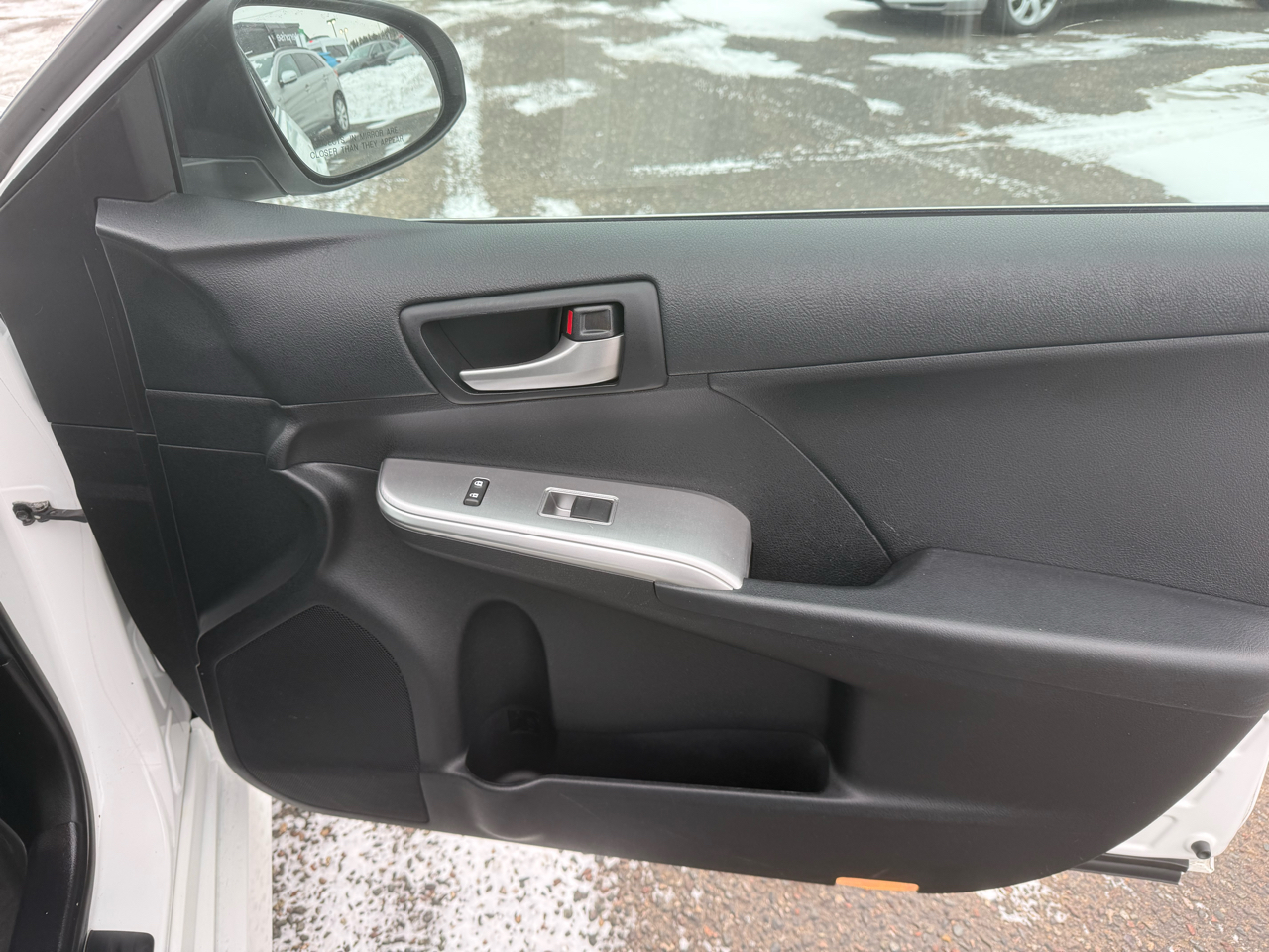 Toyota Camry 4dr Sdn I4 Auto SE (Natl) 2012