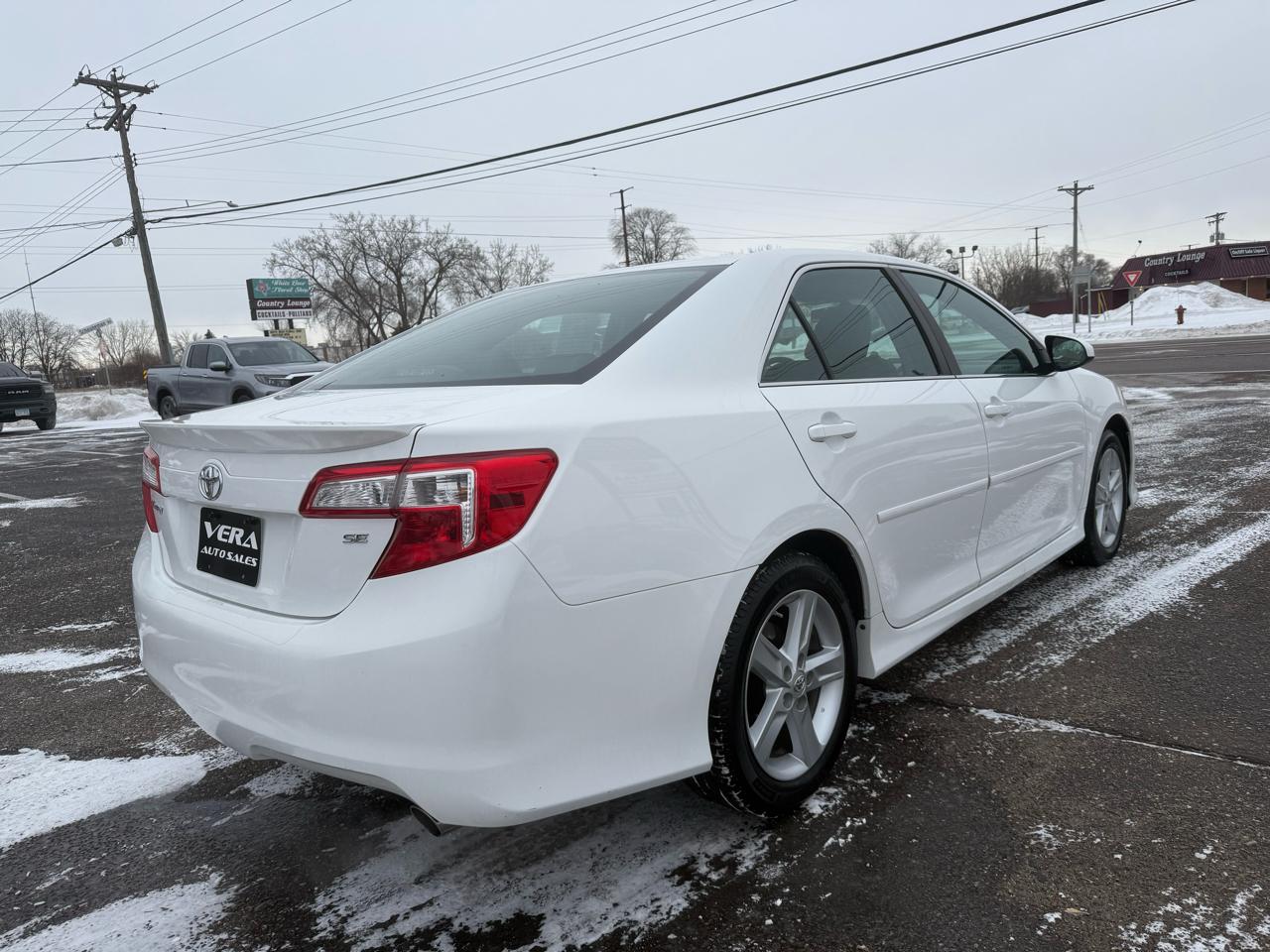 Toyota Camry 4dr Sdn I4 Auto SE (Natl) 2012