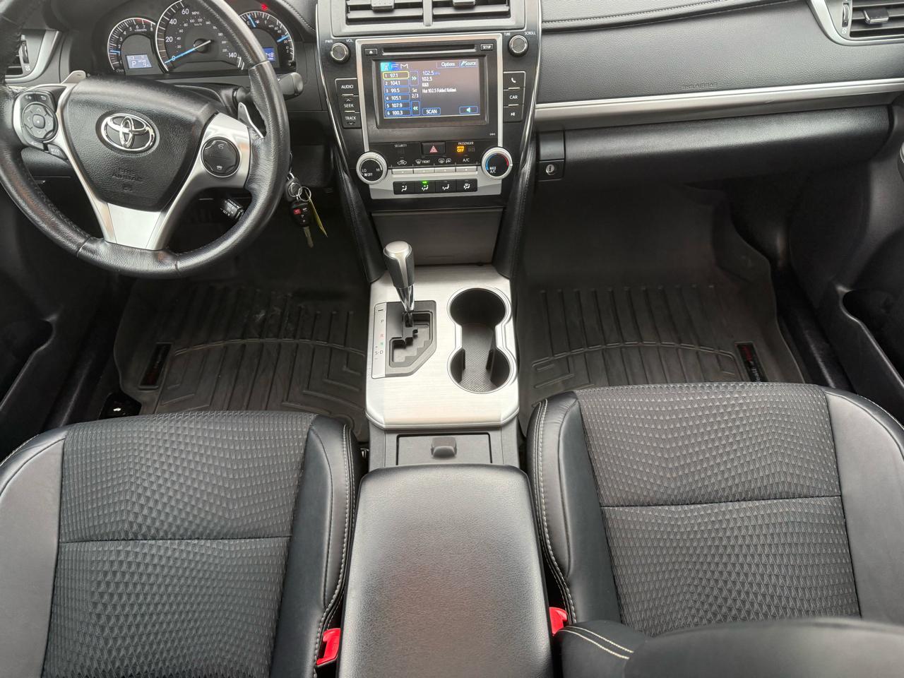 Toyota Camry 4dr Sdn I4 Auto SE (Natl) 2012