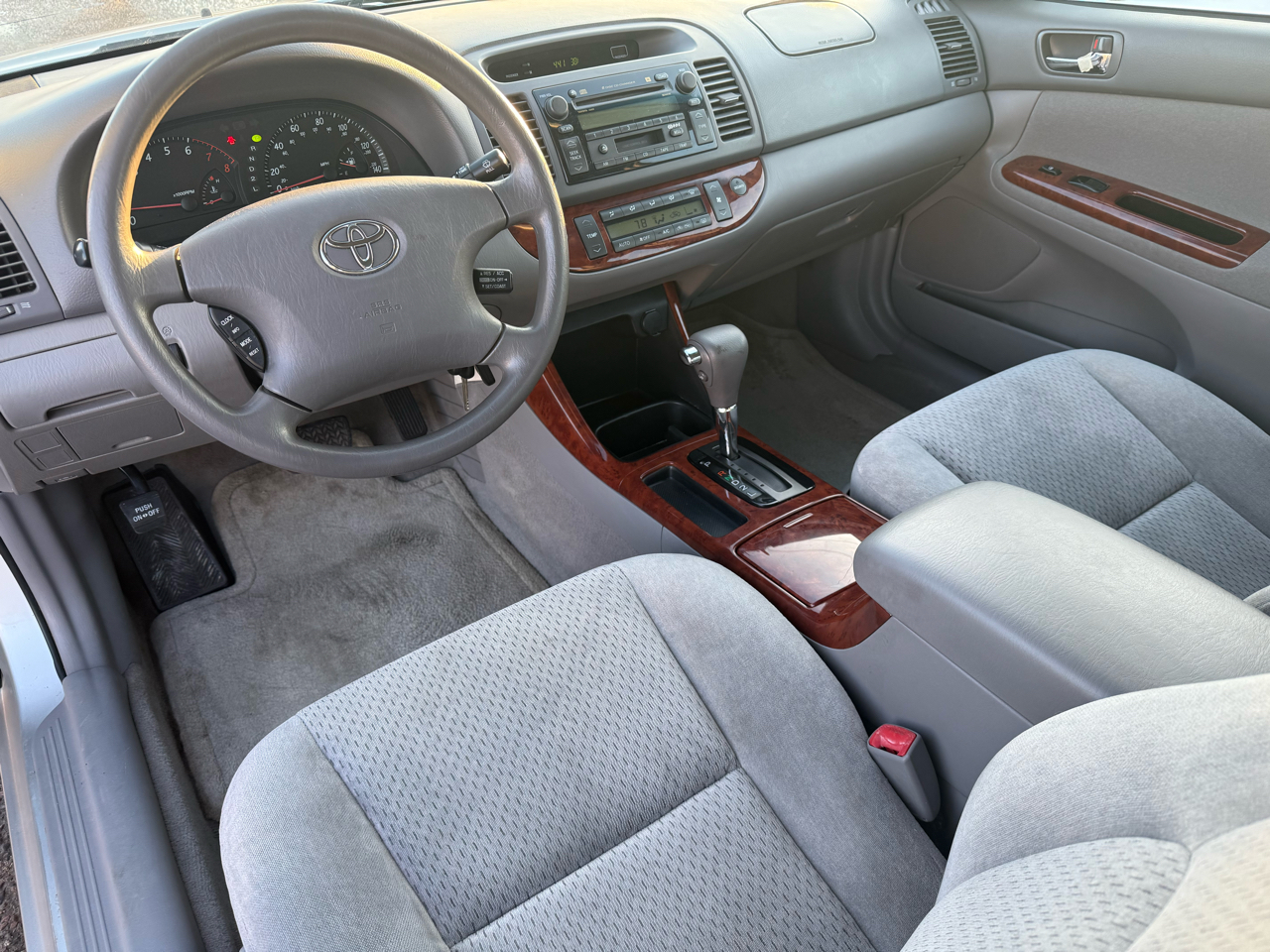 Toyota Camry Standard 2004
