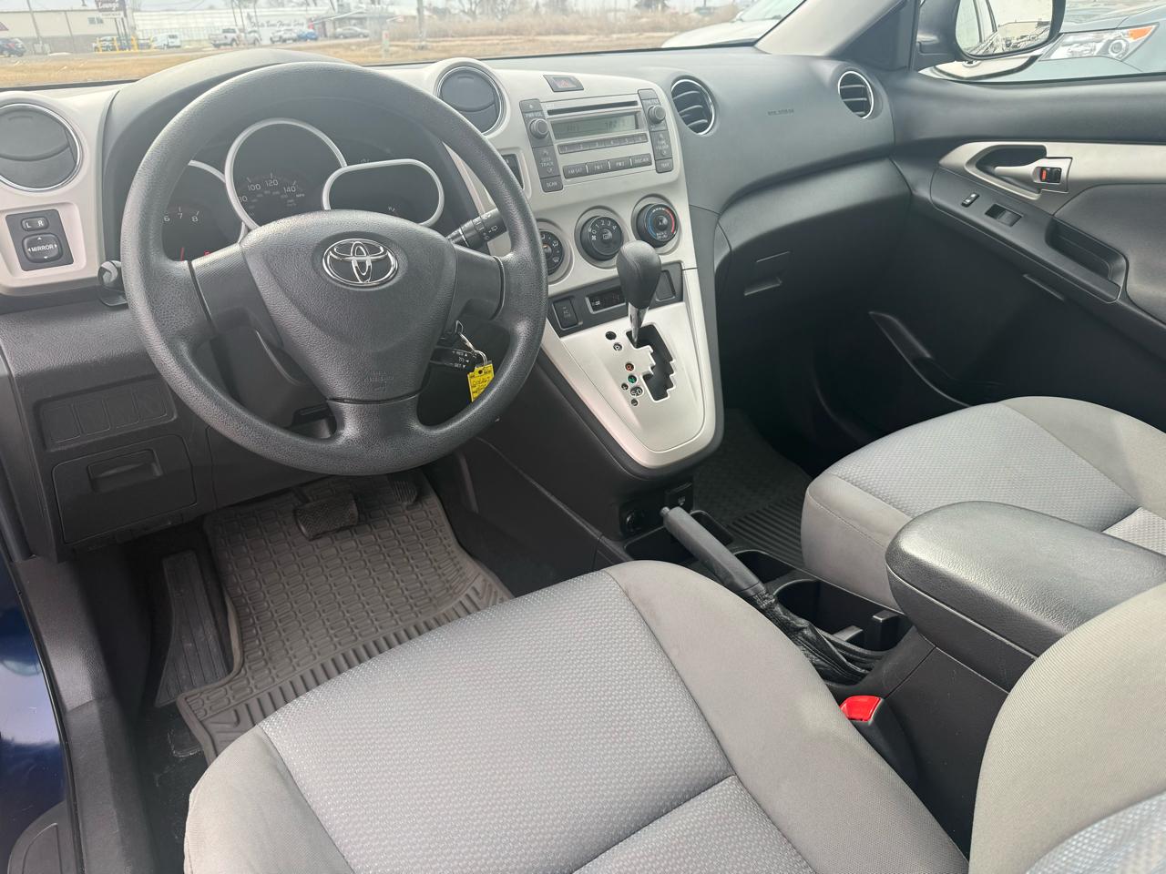 Toyota Matrix S 5-Speed AT 2009