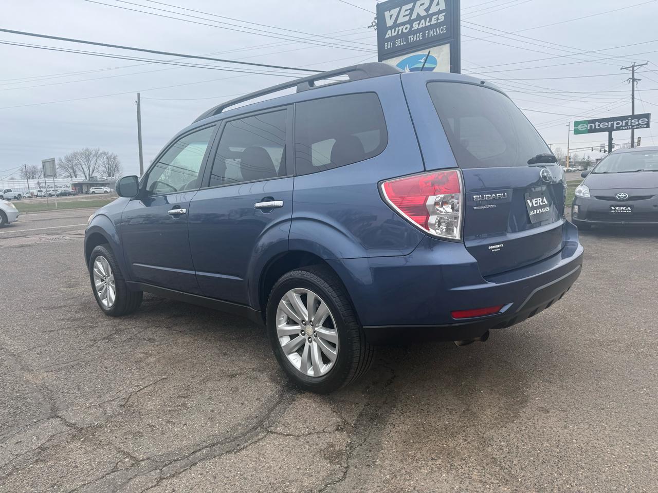 Subaru Forester 2.5X Premium 2011