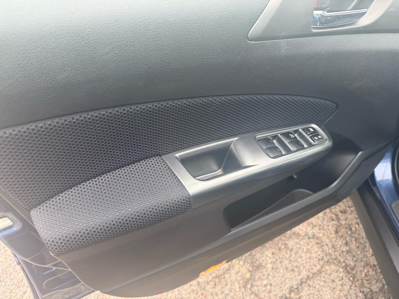 Subaru Forester 2.5X Premium 2011