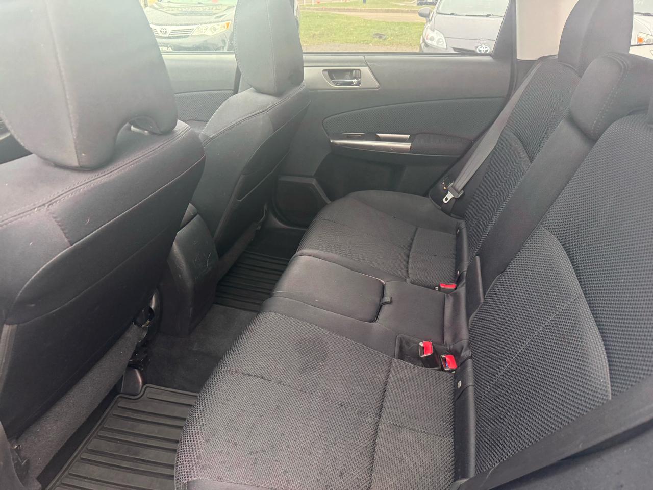 Subaru Forester 2.5X Premium 2011