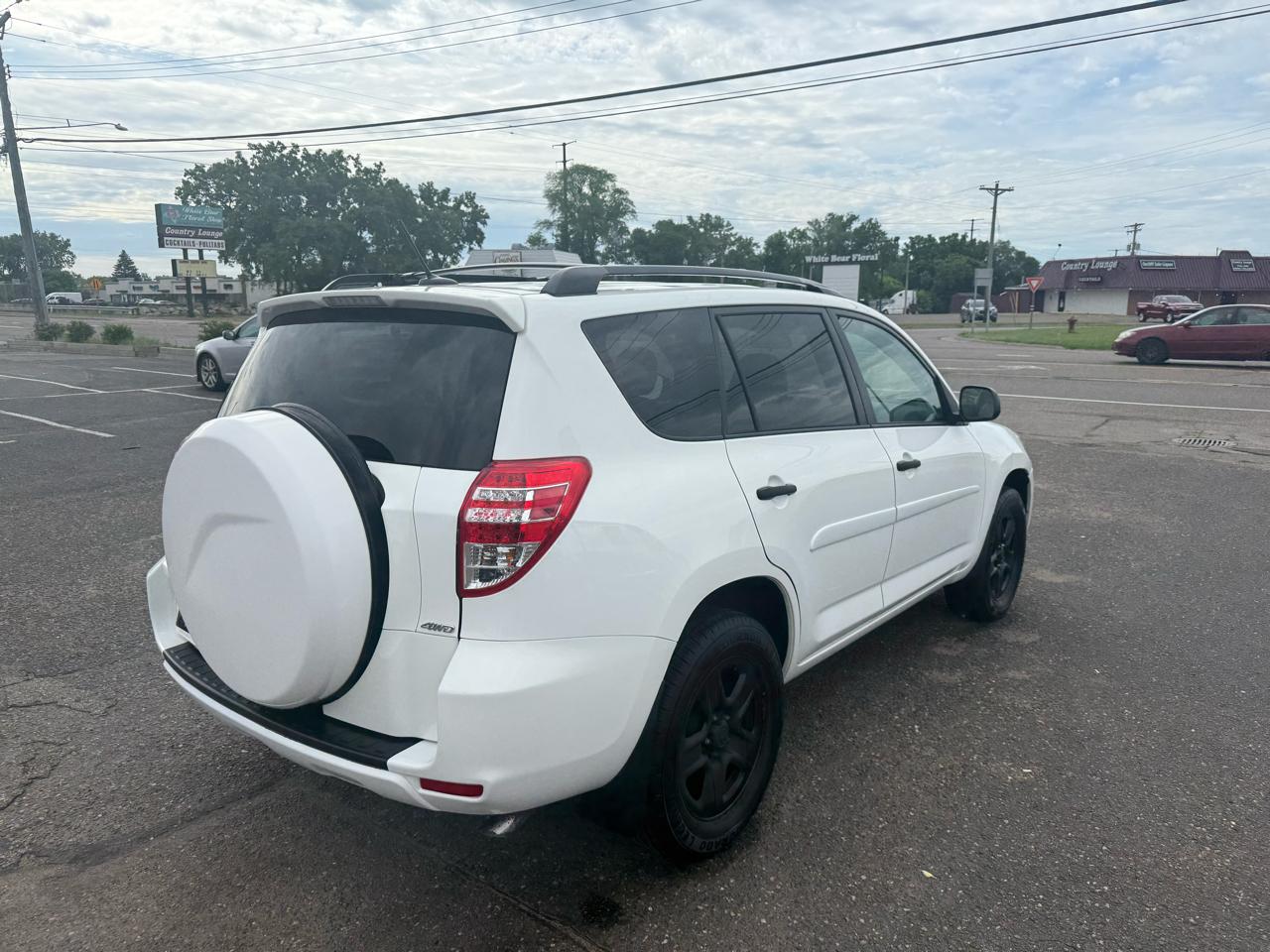 Toyota RAV4 Base I4 4WD 2010
