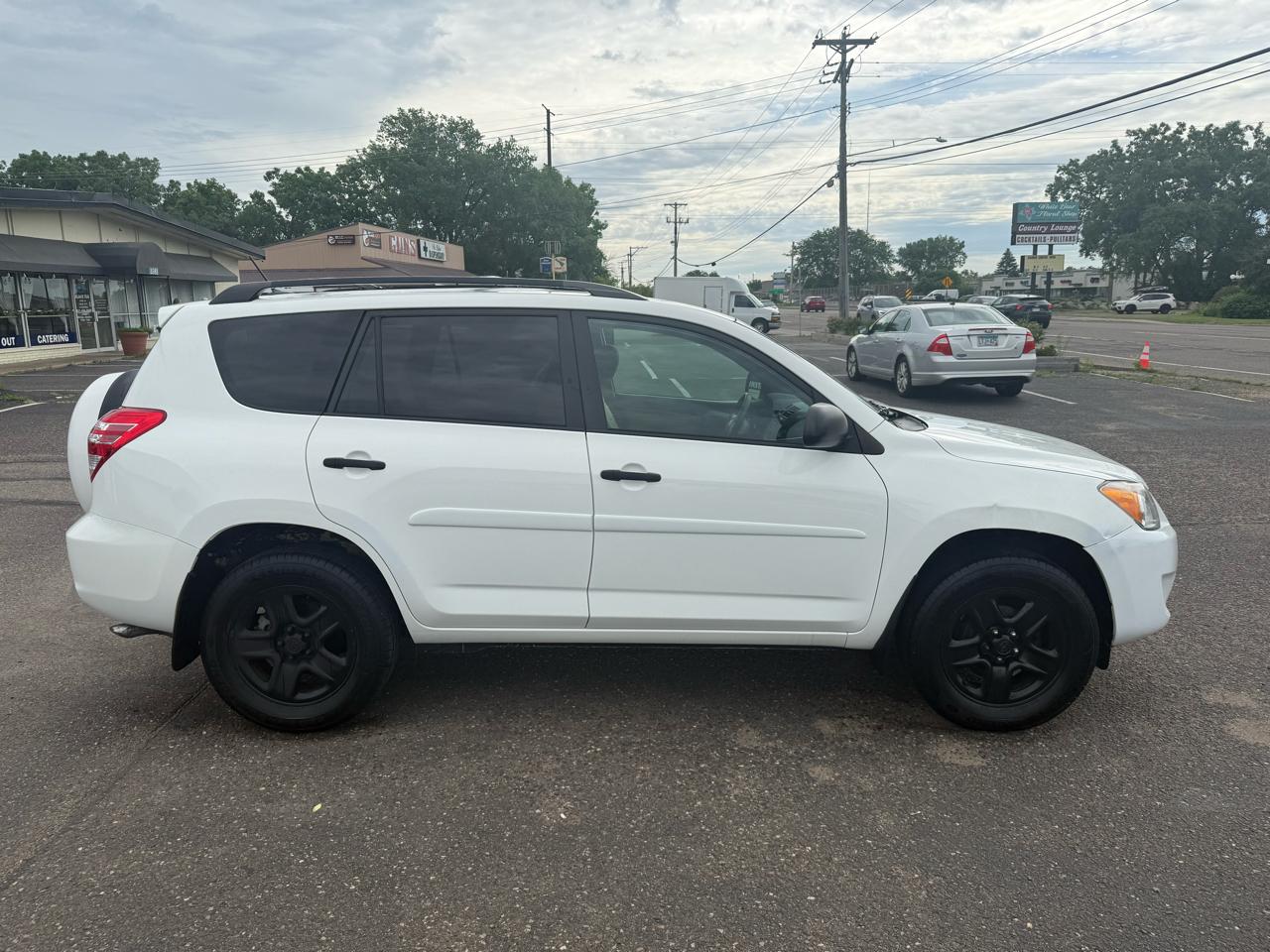 Toyota RAV4 Base I4 4WD 2010