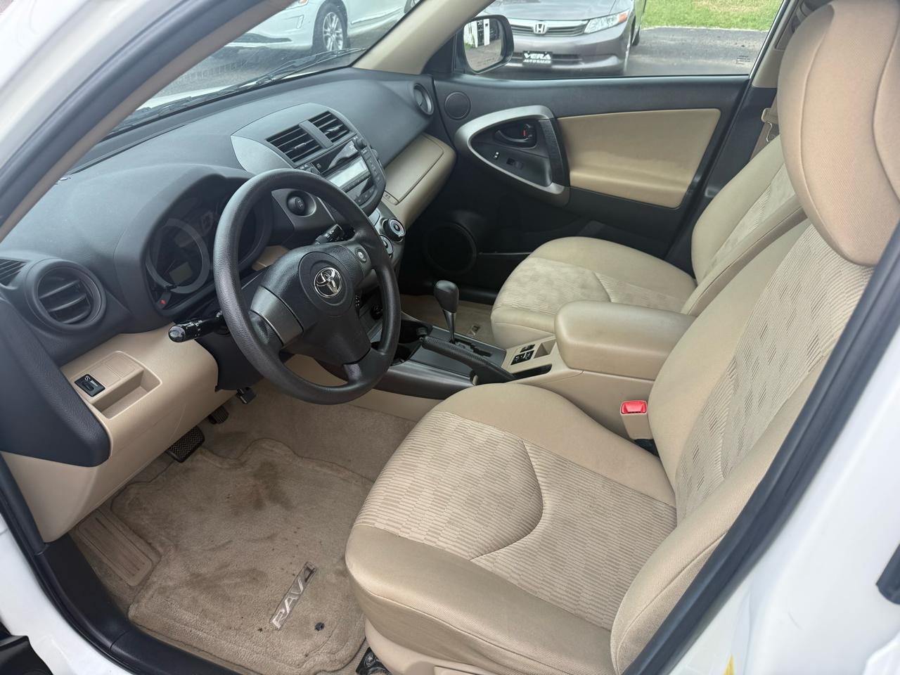 Toyota RAV4 Base I4 4WD 2010