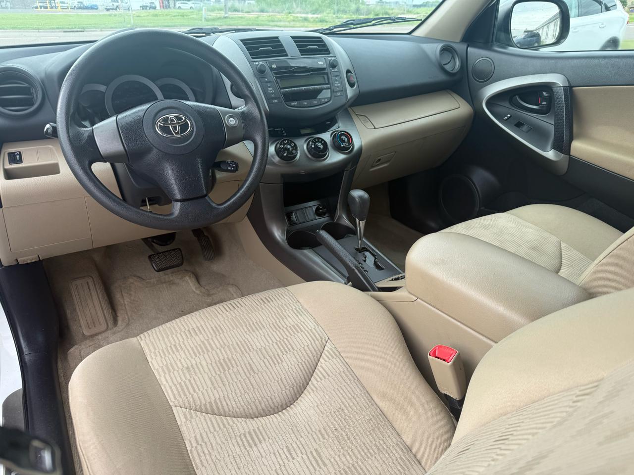 Toyota RAV4 Base I4 4WD 2010