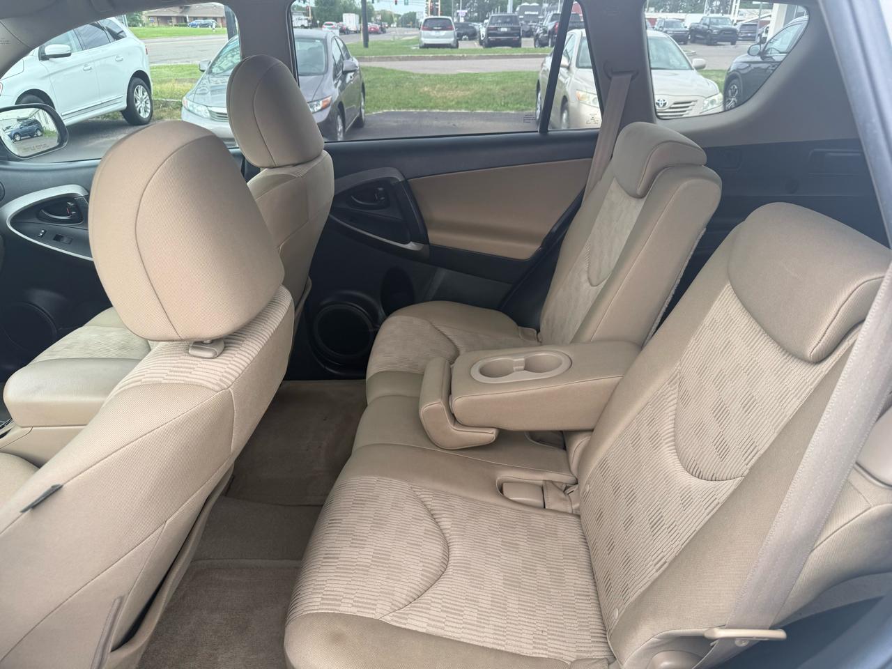 Toyota RAV4 Base I4 4WD 2010