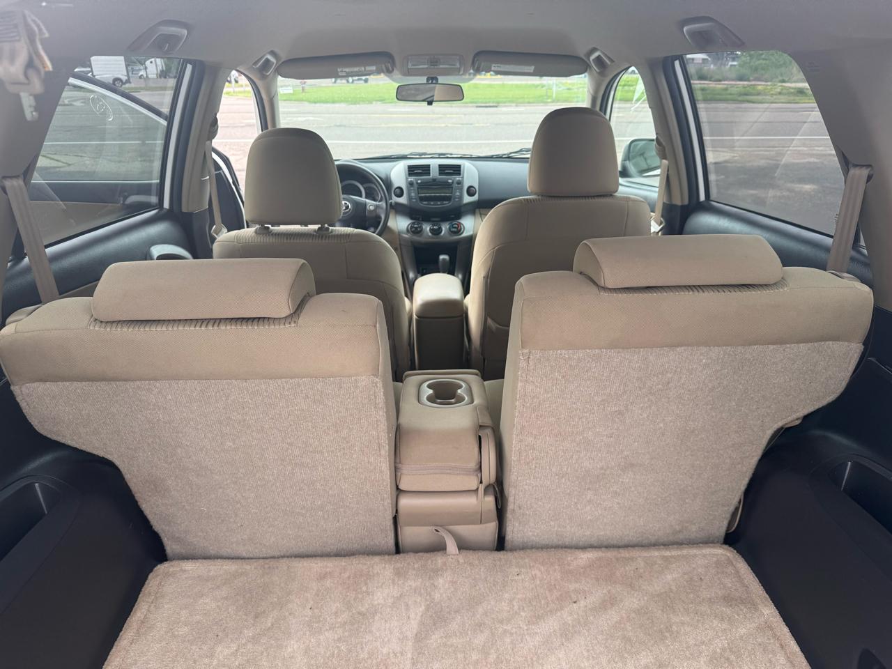 Toyota RAV4 Base I4 4WD 2010