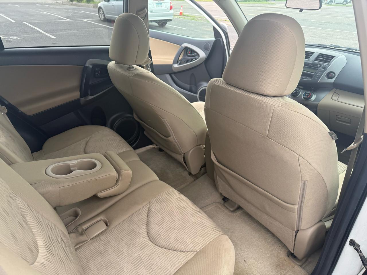 Toyota RAV4 Base I4 4WD 2010