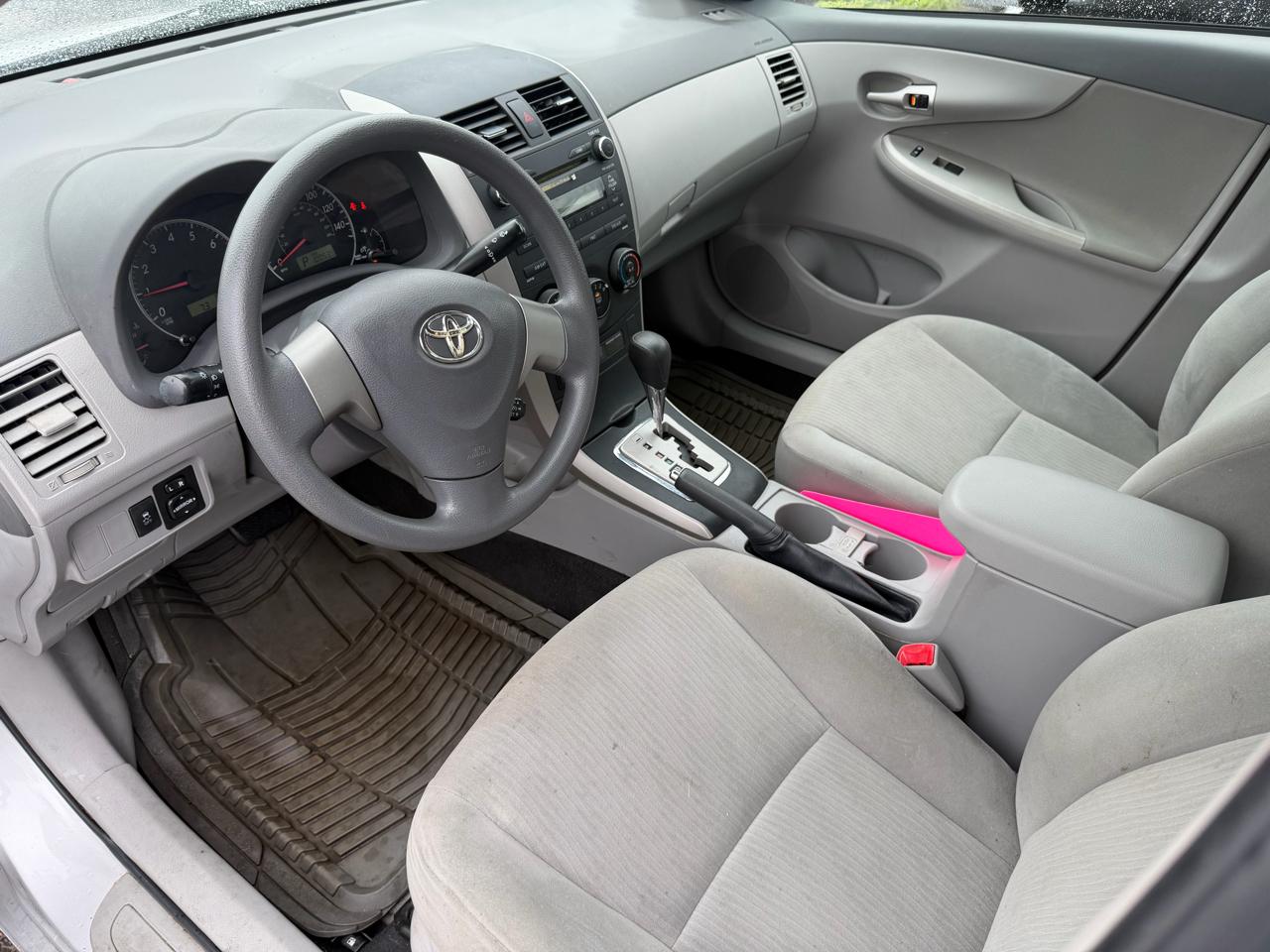 Toyota Corolla LE 4D Sedan 2010