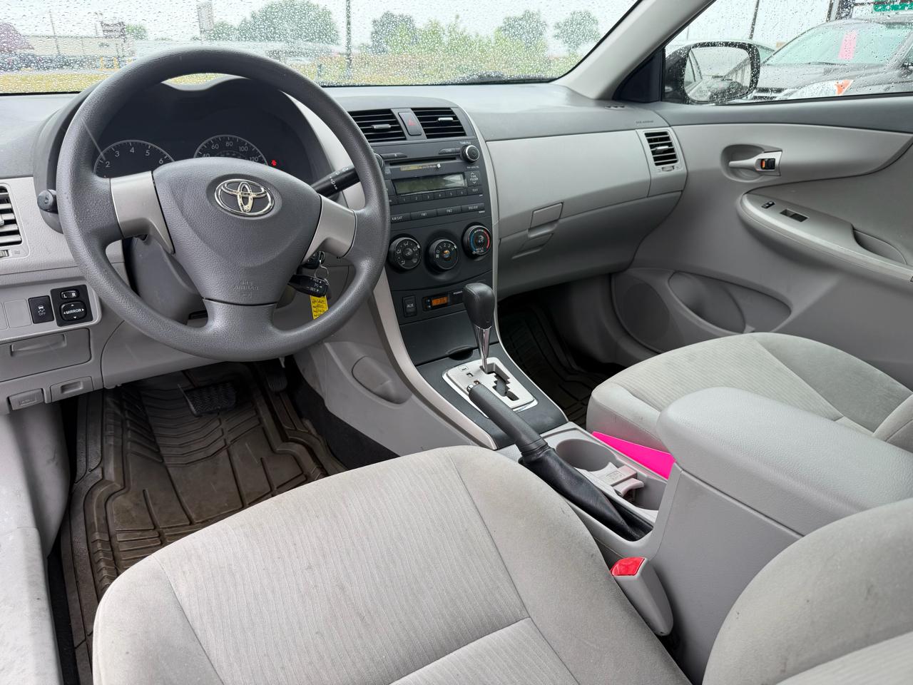 Toyota Corolla LE 4D Sedan 2010