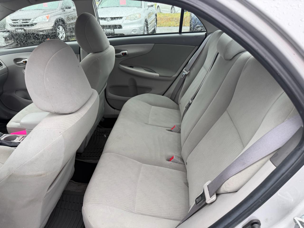 Toyota Corolla LE 4D Sedan 2010