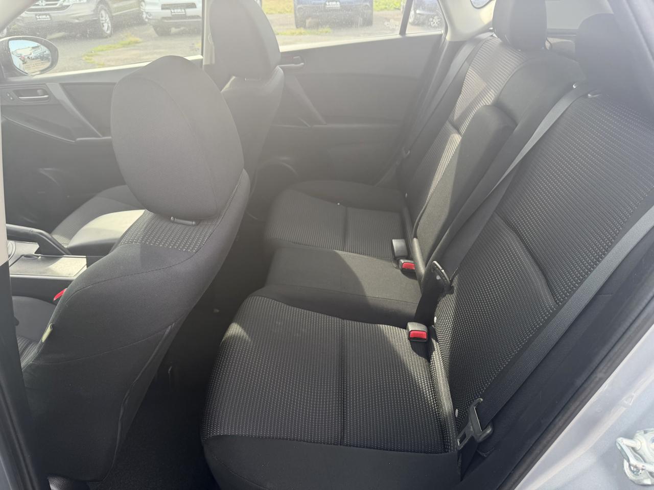 Mazda MAZDA3 i Touring AT 5-Door 2013