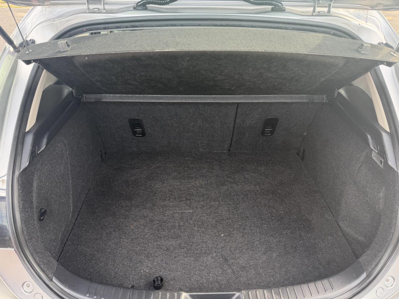 Mazda MAZDA3 i Touring AT 5-Door 2013