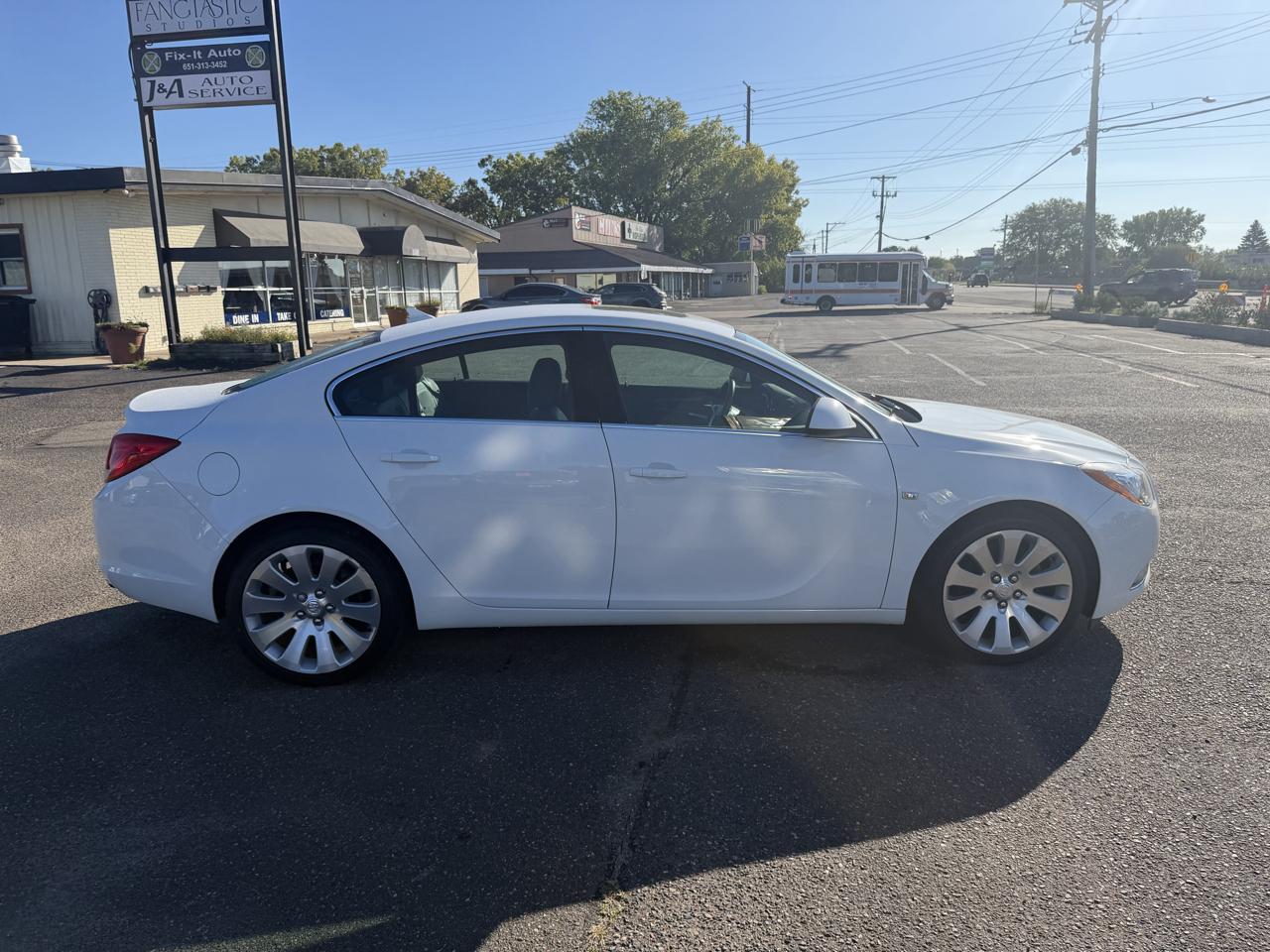 Buick Regal CXL Turbo - 7XT 2011