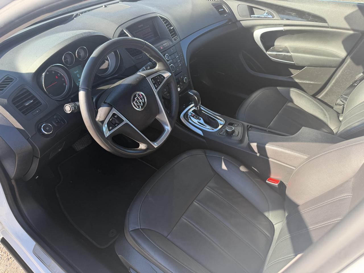 Buick Regal CXL Turbo - 7XT 2011
