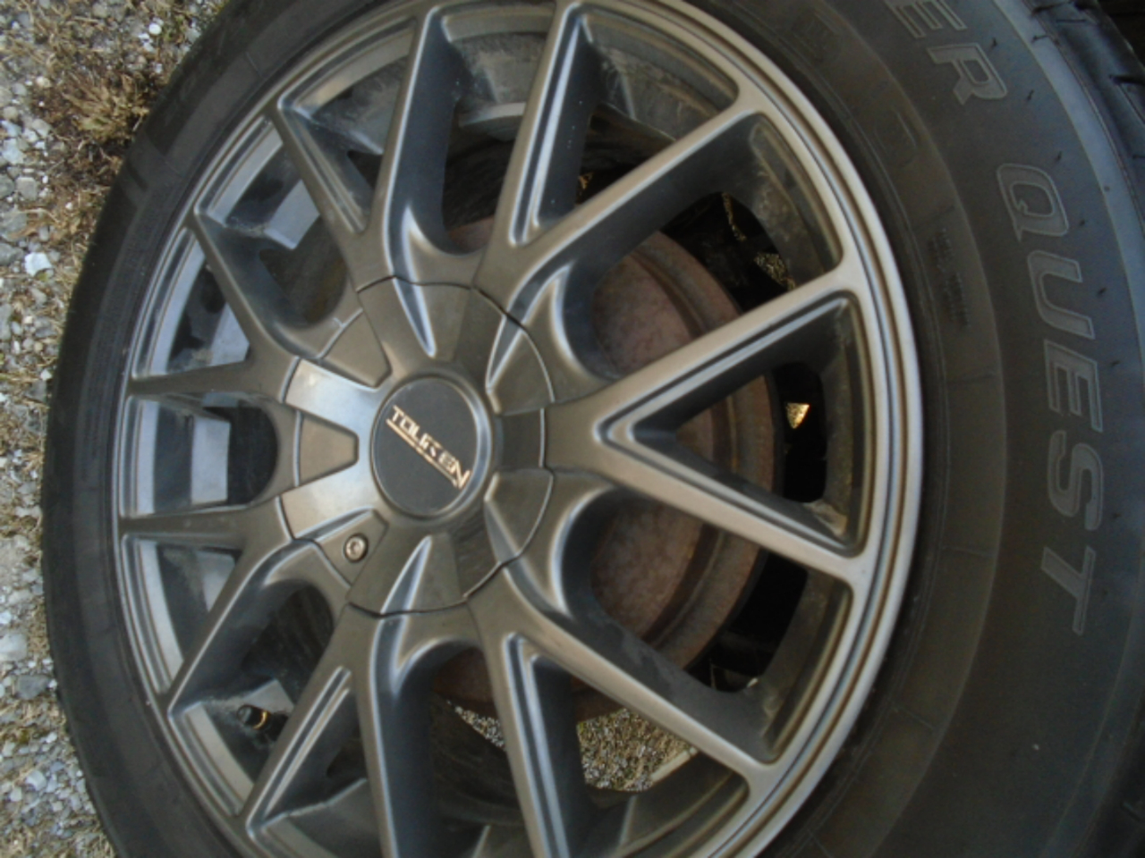 Toyota Corolla LE 4-Speed AT 2013