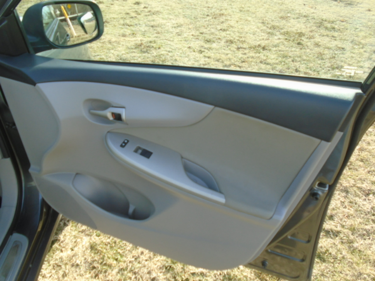 Toyota Corolla LE 4-Speed AT 2013