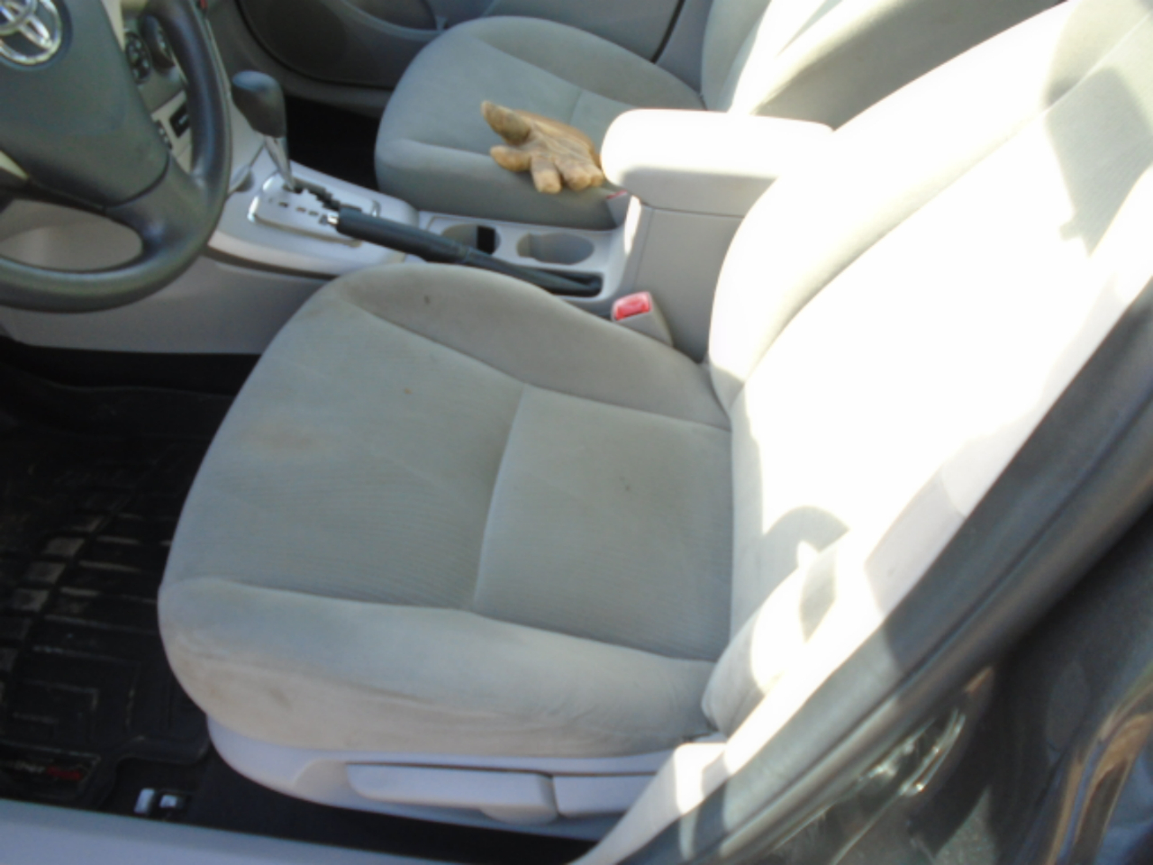 Toyota Corolla LE 4-Speed AT 2013