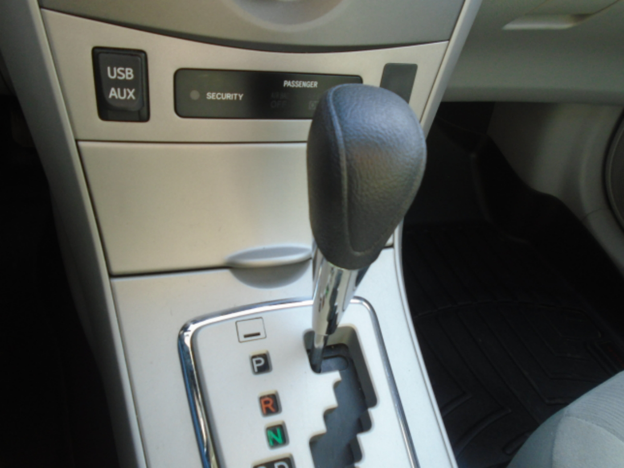 Toyota Corolla LE 4-Speed AT 2013