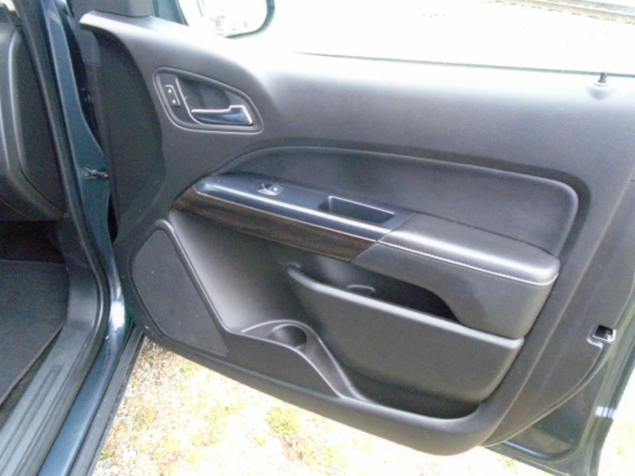 GMC Canyon SLT Crew Cab 4WD Short Box 2017