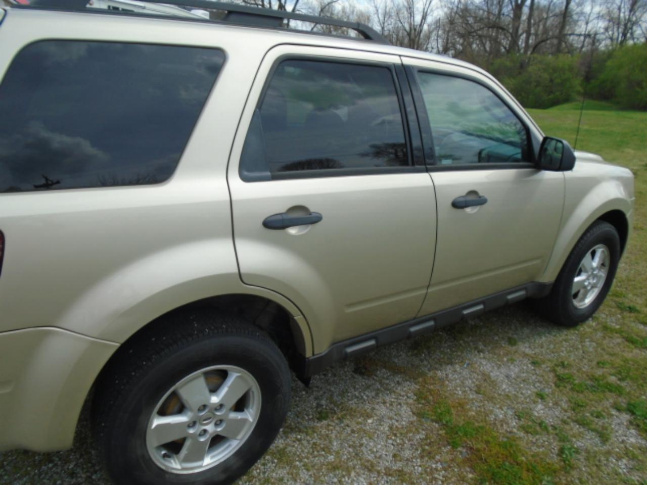 Ford Escape XLT FWD 2012