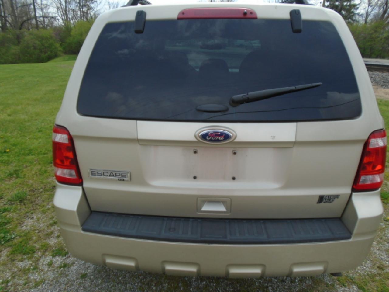 Ford Escape XLT FWD 2012