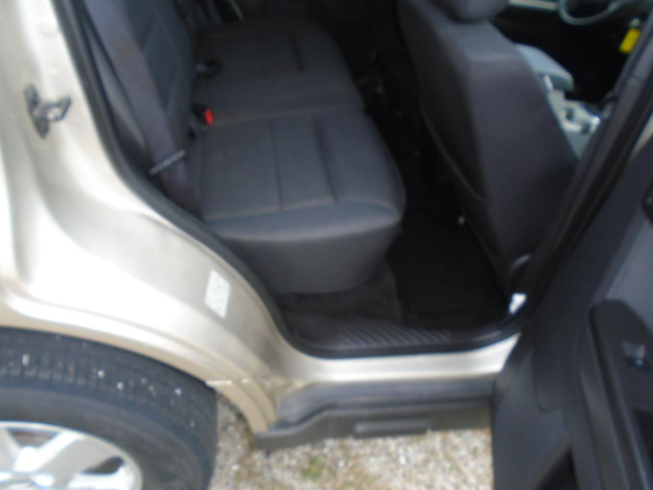 Ford Escape XLT FWD 2012