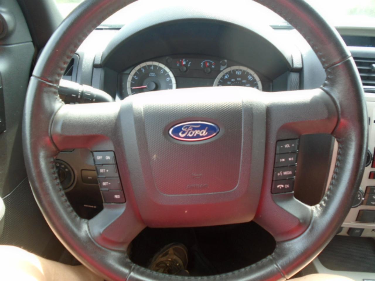 Ford Escape XLT FWD 2012