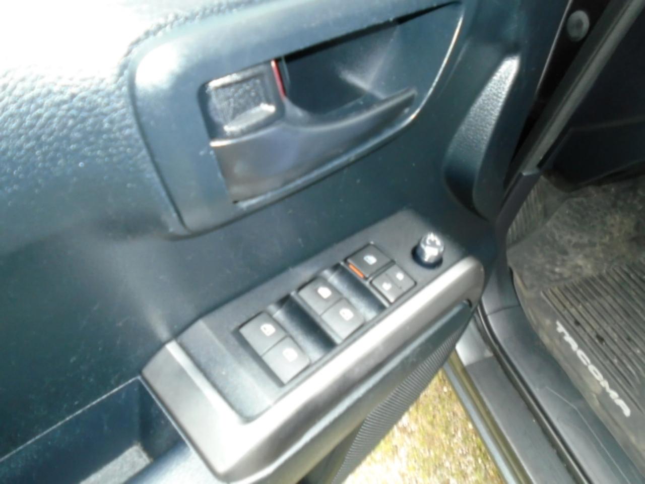 Toyota Tacoma SR5 Double Cab Super Long Bed V6 6AT 4WD 2016