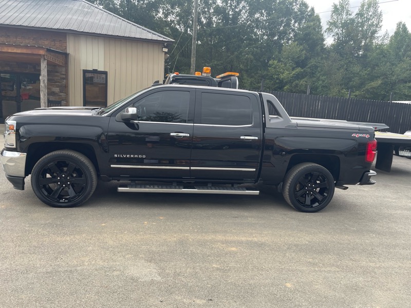 2017 Chevrolet Silverado 1500 4WD Crew Cab 143.5" LTZ w/1LZ