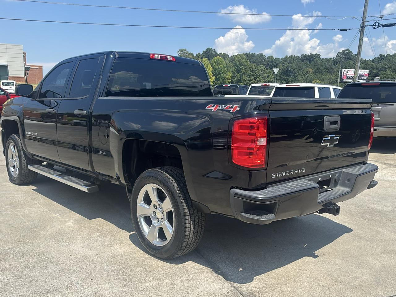 Chevrolet Silverado photo 4