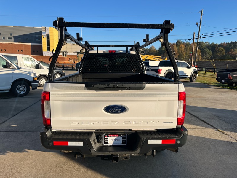 Ford F-250 SD XLT Crew Cab Long Bed 4WD 2019 Ford F-250 SD XLT Crew Cab Long Bed 4WD 2019