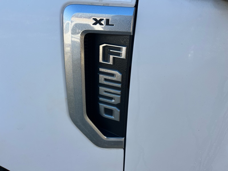 Ford F-250 SD XLT Crew Cab Long Bed 4WD 2019 Ford F-250 SD XLT Crew Cab Long Bed 4WD 2019