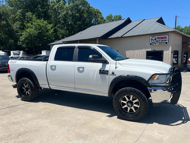 White 2013 RAM 2500 SLT Crew Cab 4WD Pickup Truck Four-Wheel Drive Automatic