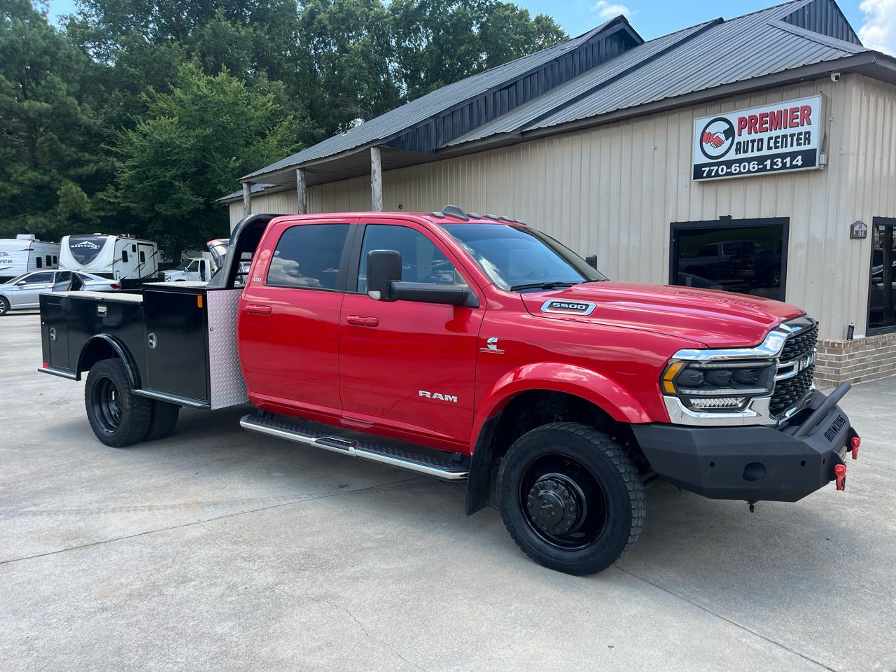 2022 RAM 5500 SLT 4X4 Crew Cab DRW 173" WB's photo