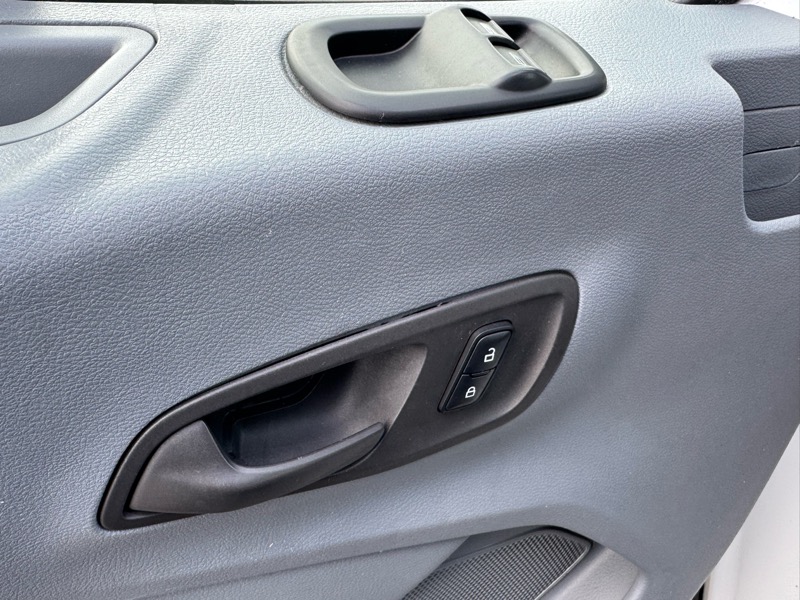 Ford Transit 350 Wagon Low Roof XL w/Sliding Pass. 148-in. WB 2017