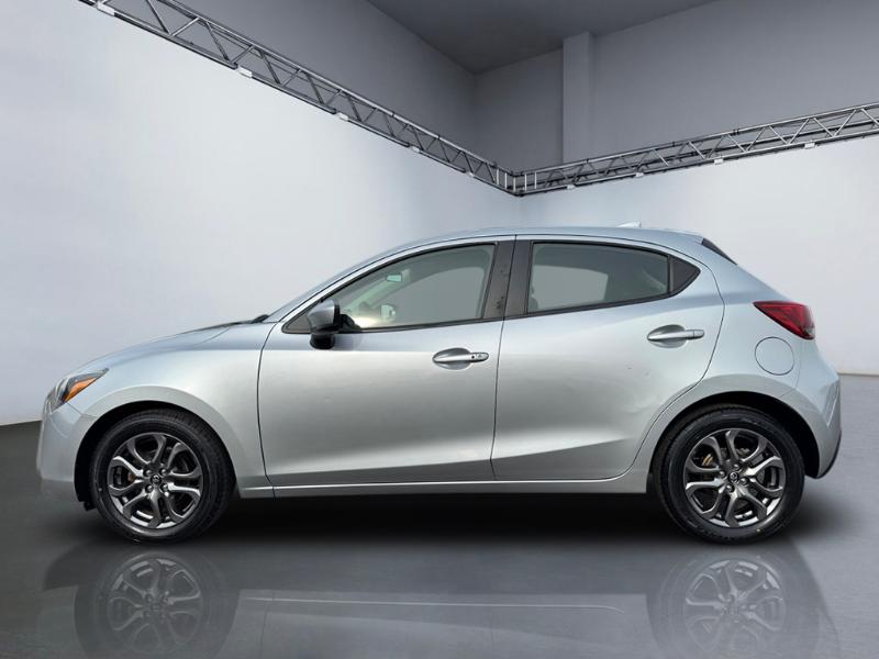 Toyota Yaris LE Hatchback 2020