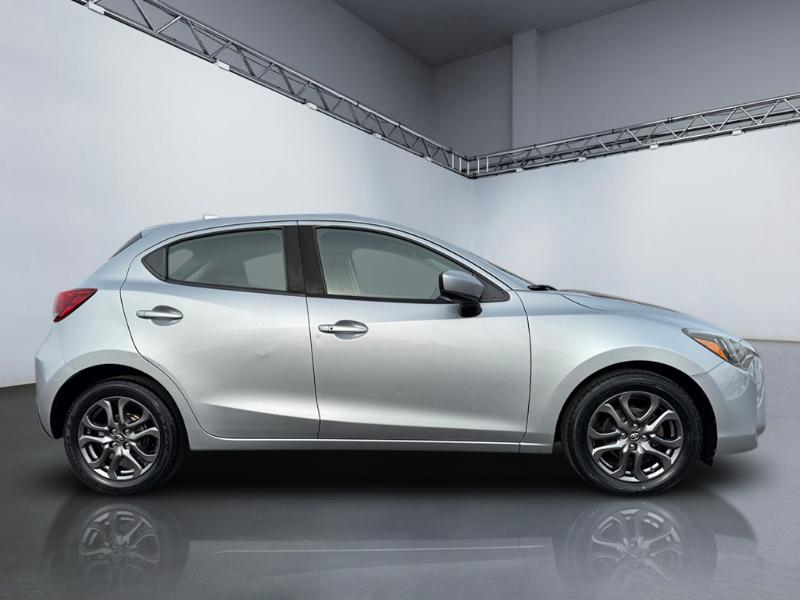 Toyota Yaris LE Hatchback 2020