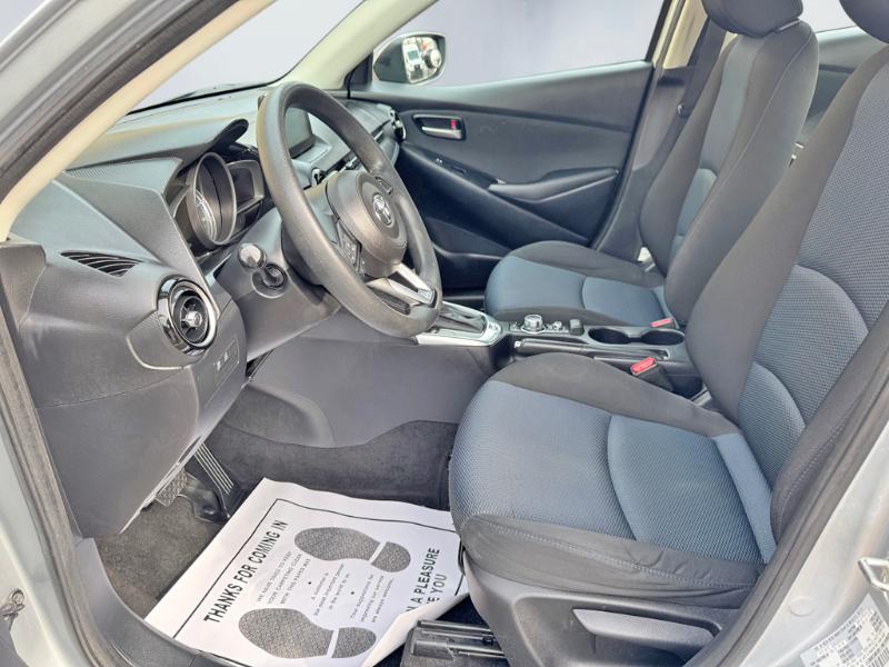 Toyota Yaris LE Hatchback 2020