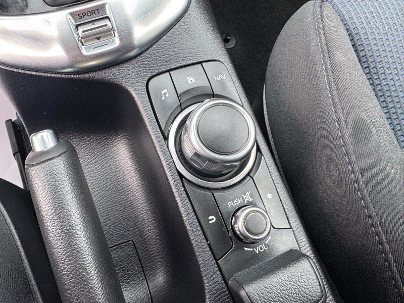 Toyota Yaris LE Hatchback 2020