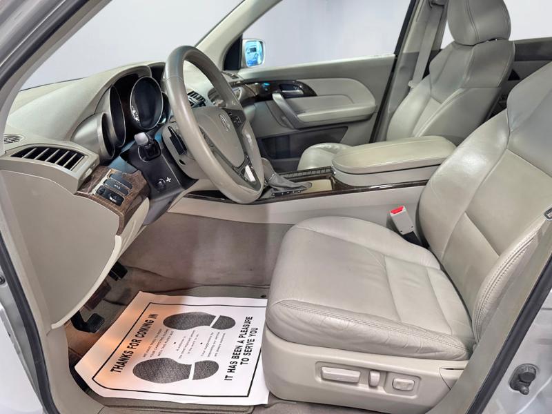 Acura MDX 6-Spd AT w/Tech Package 2011